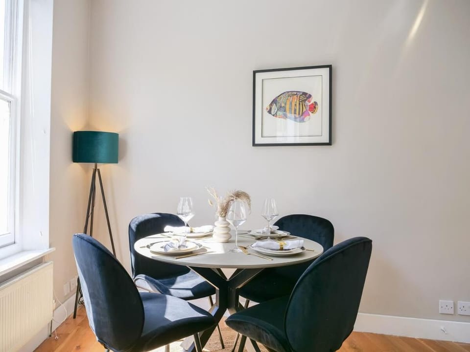 Stylish Portobello Road Two-Bed Flat Apartment in City of Westminster