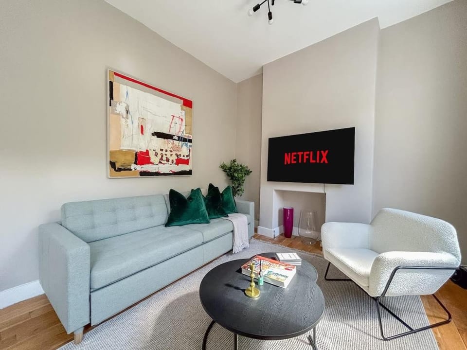 Stylish Portobello Road Two-Bed Flat Apartment in City of Westminster