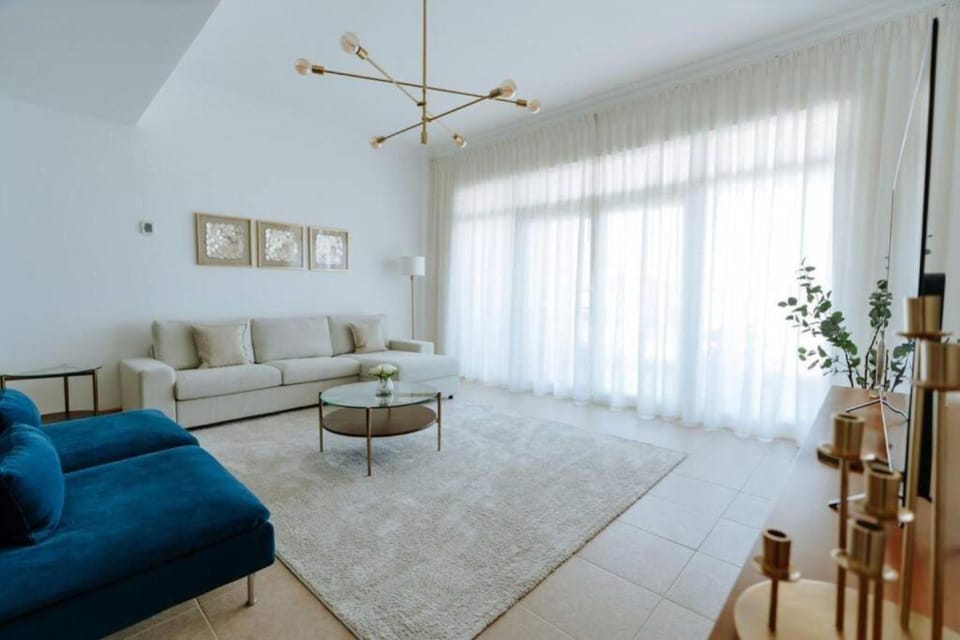 Elegant 1BR beach access with Ocean Views, Palm Apartment in Dubai