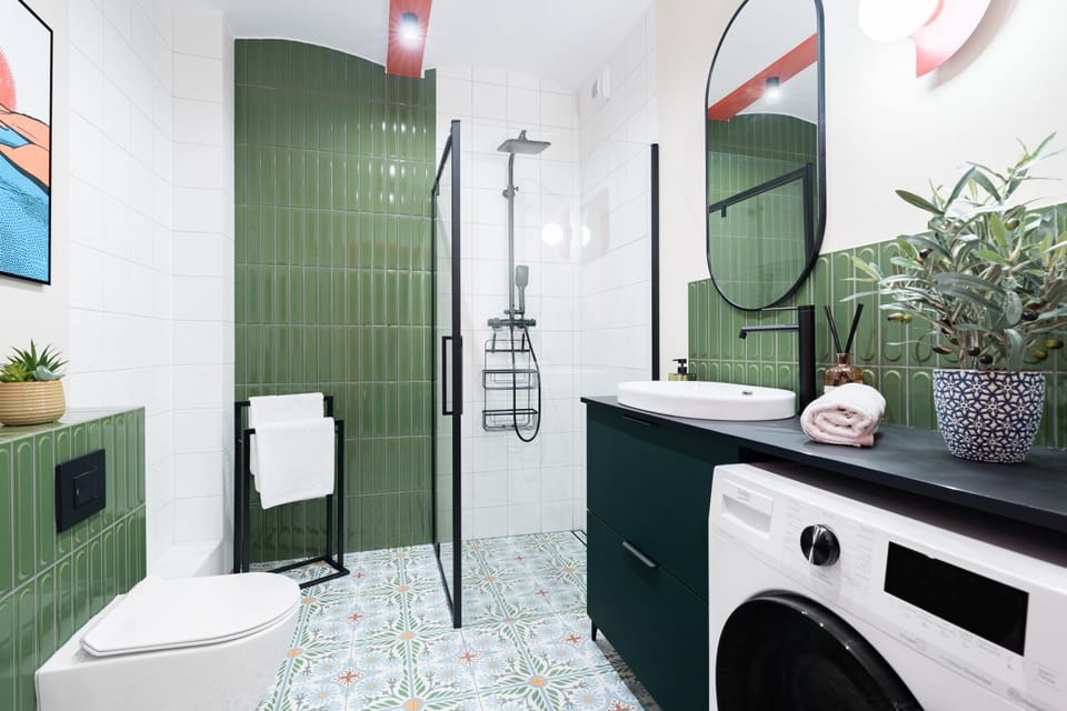 Shower, Toilet, Bathroom, towels, washing machine, dryer