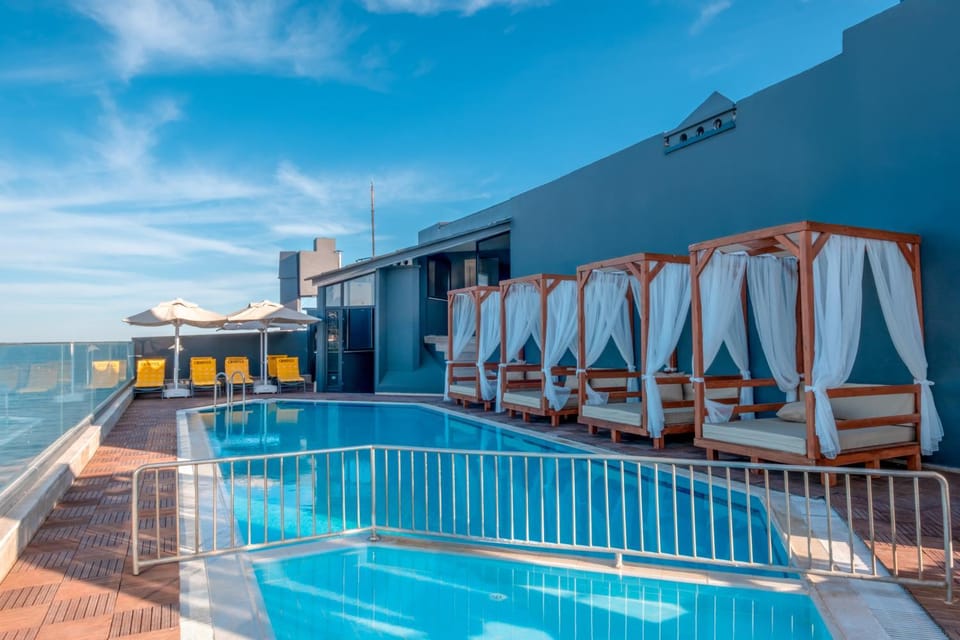 Pool view, Swimming pool, sunbed