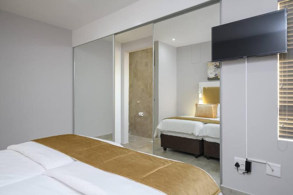 Bed, TV and multimedia, Bedroom, wardrobe