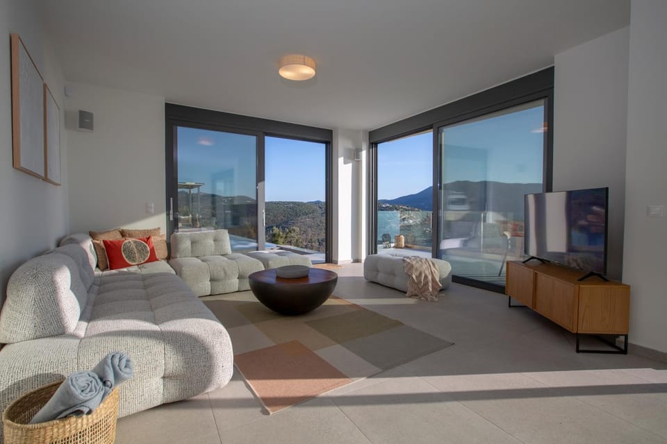 Natural landscape, Living room