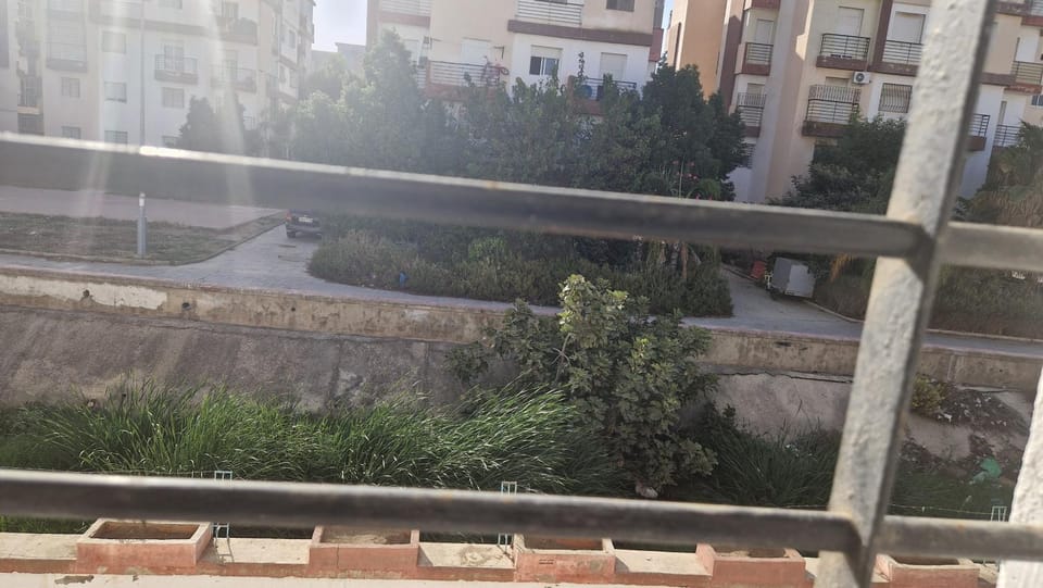 شقة رائعة حديثة التجهيز بأشقار هدوء لا مثيل له Wonderful newly furnished apartment in Ashkar with unparalleled tranquility Apartment in Tangier