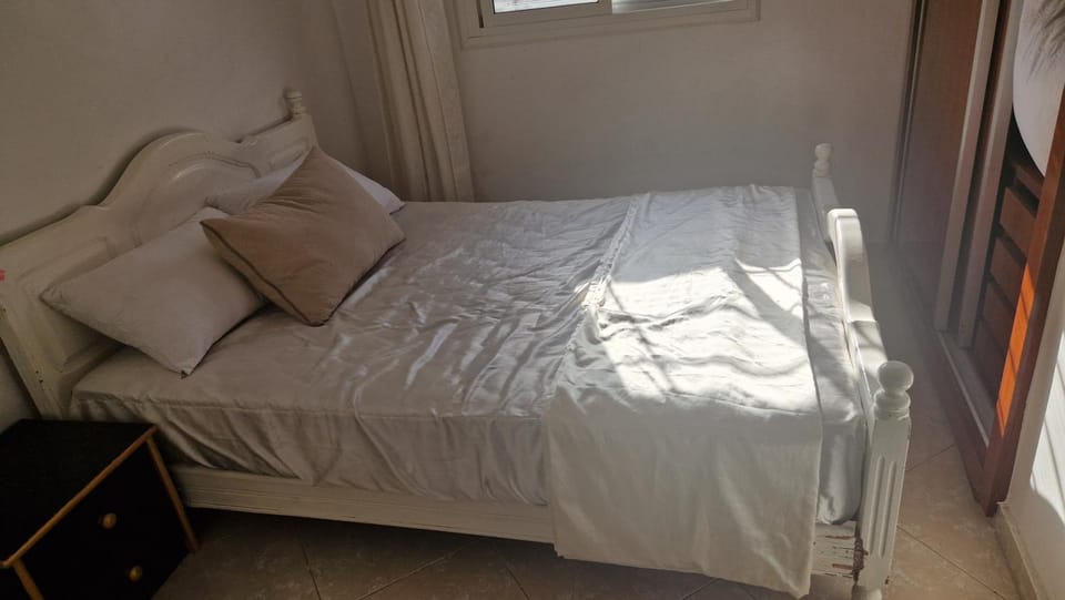 شقة رائعة حديثة التجهيز بأشقار هدوء لا مثيل له Wonderful newly furnished apartment in Ashkar with unparalleled tranquility Apartment in Tangier