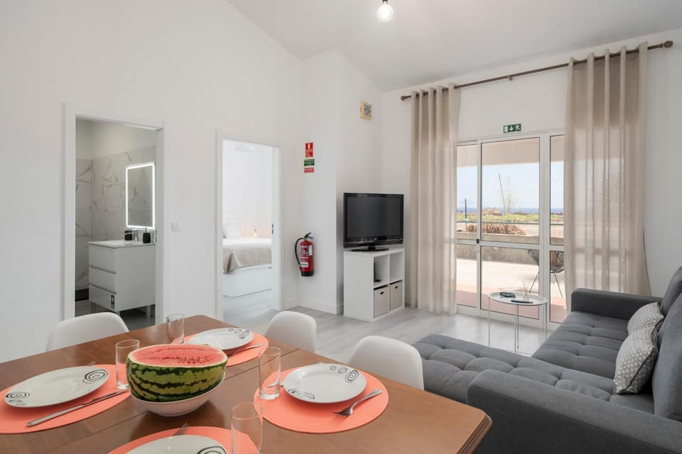 Communal lounge/ TV room, TV and multimedia, Living room, Seating area