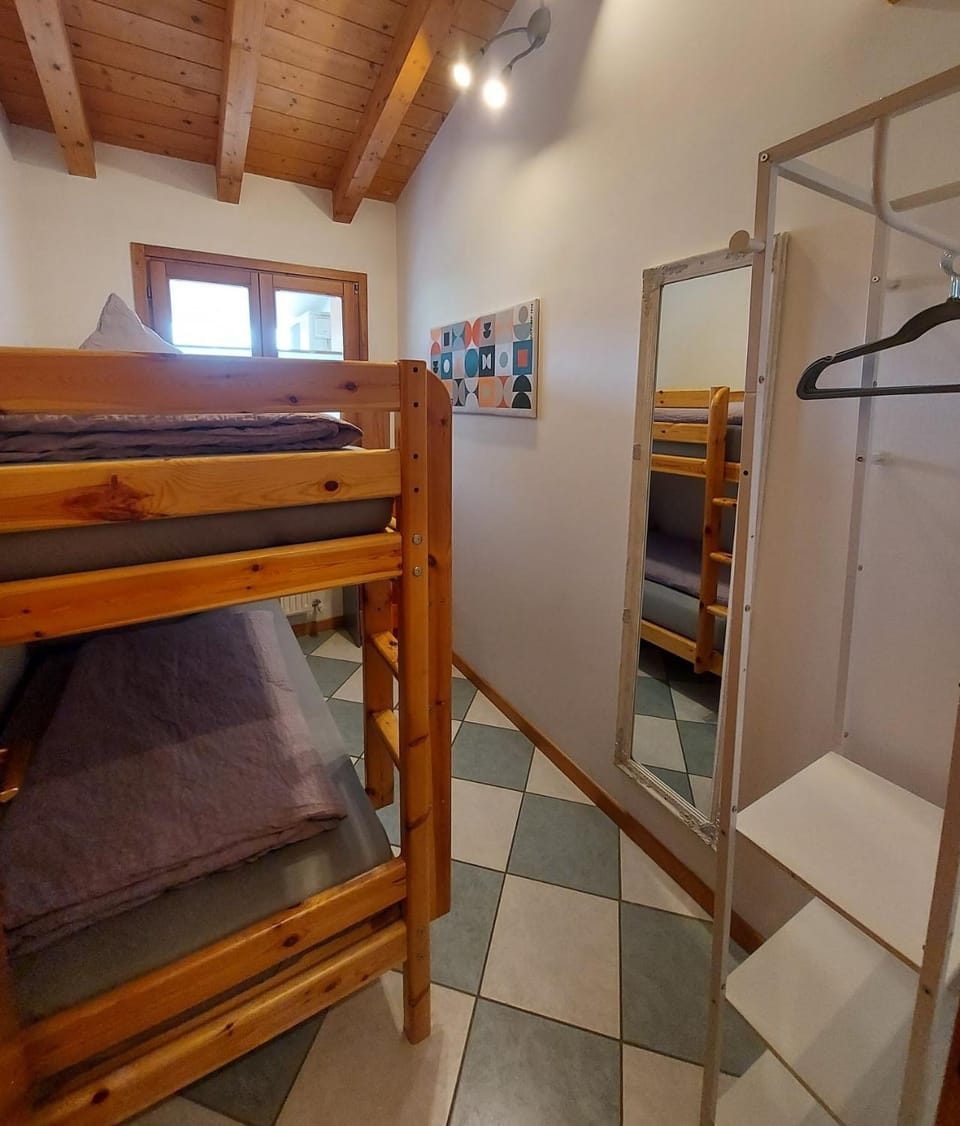 bunk bed
