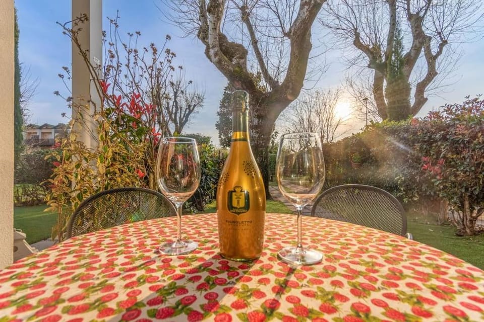 Spring, Day, Garden, Garden view, Drinks, Alcoholic drinks