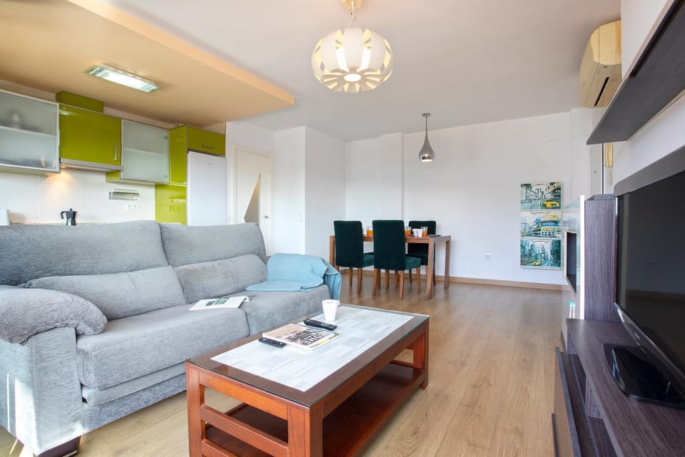 TV and multimedia, Living room, Seating area, Dining area, Evening entertainment