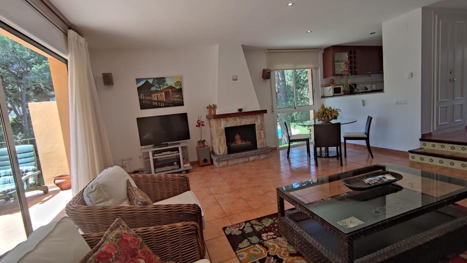 Communal lounge/ TV room, Dining area