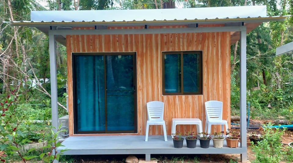 AioonHomestay Single Room Chalet in Trat Changwat