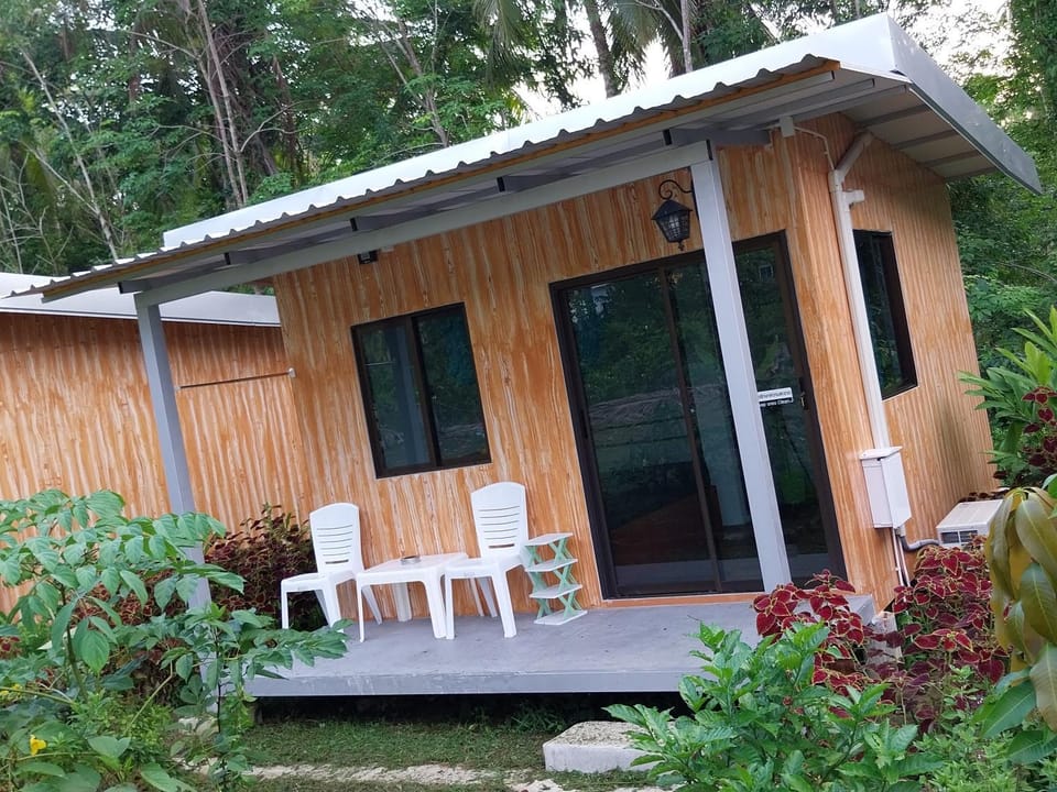AioonHomestay Single Room Chalet in Trat Changwat