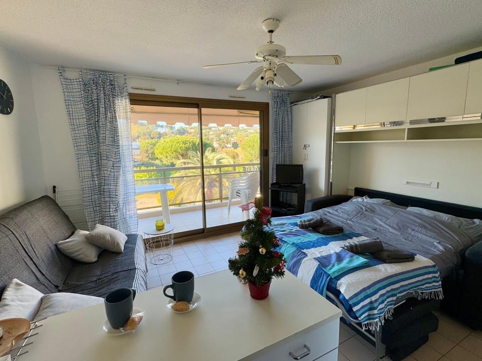 Studio, 4 personnes, 2 piscines Apartment in Mandelieu-La Napoule