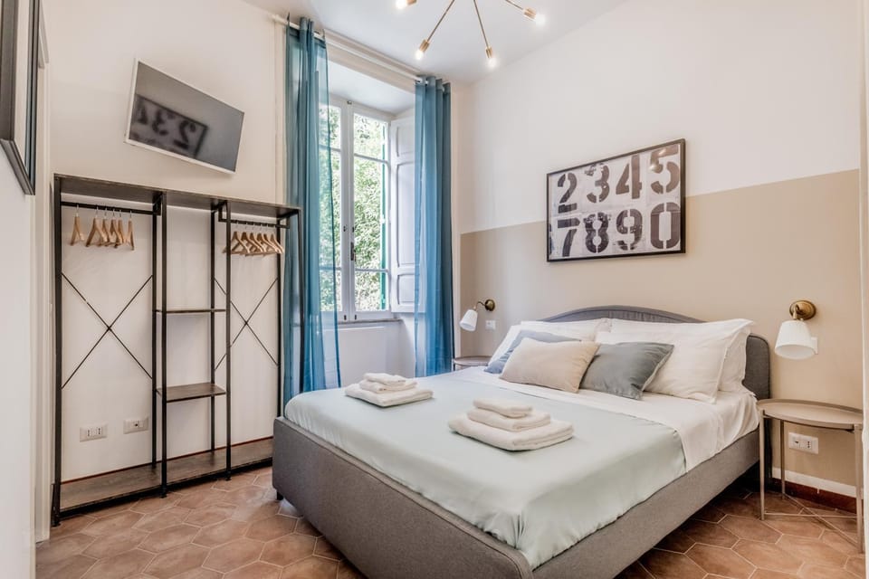 Bed, TV and multimedia, Photo of the whole room, Bedroom, wardrobe