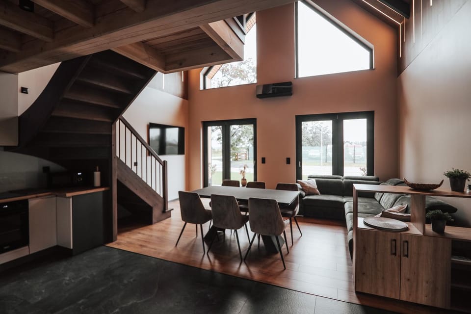 Kitchen or kitchenette, Living room, Seating area, Dining area, pet friendly