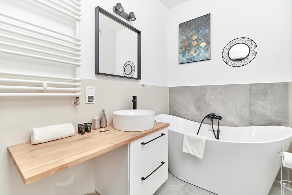 Bathroom, Bath, towels