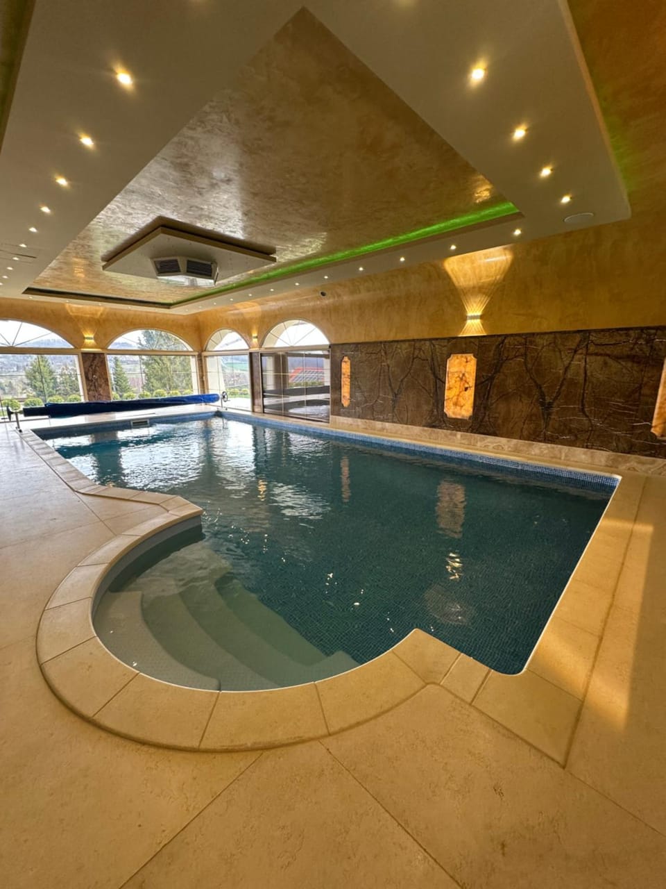 Swimming pool, Swimming pool