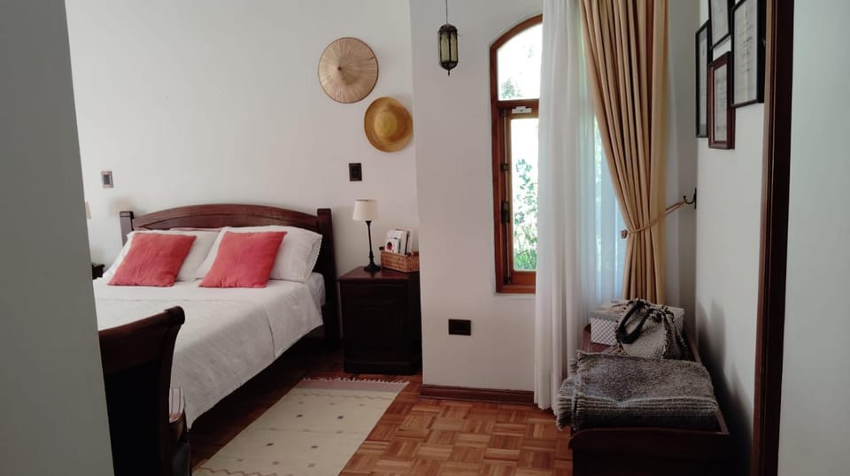 La Dame-Jeanne Alojamiento Boutique Bed and Breakfast in Santiago