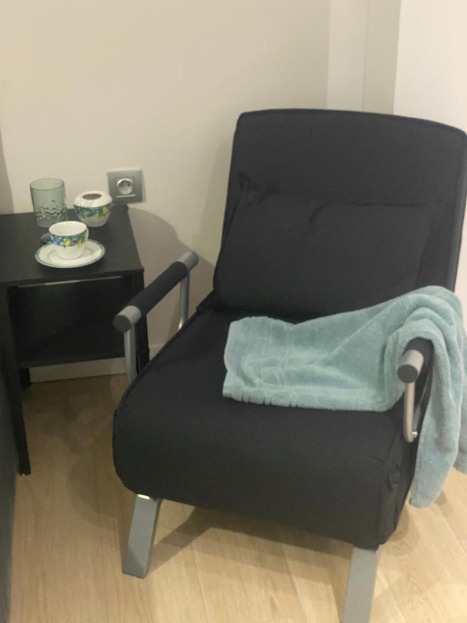 Living room, Seating area, towels