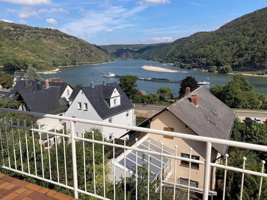 Balcony/Terrace, Balcony/Terrace, Mountain view, River view