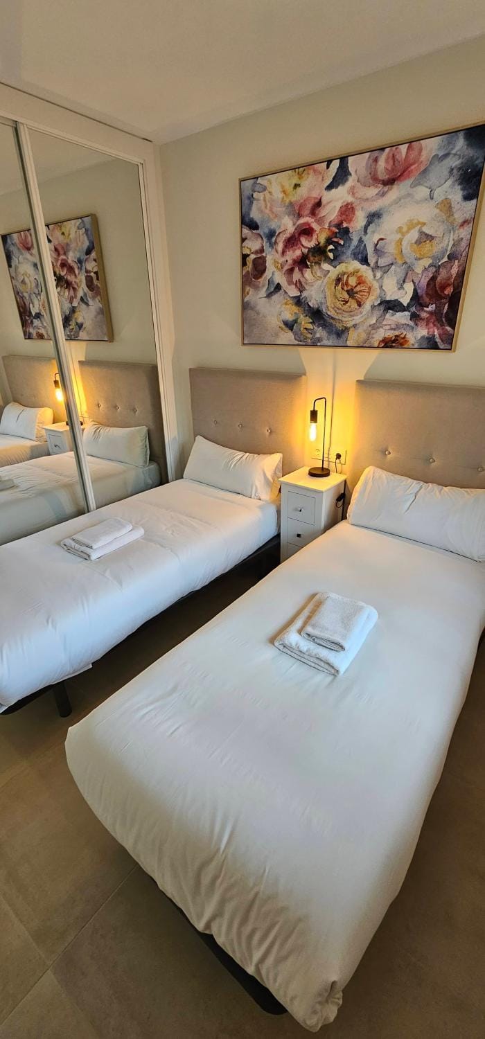 Photo of the whole room, Bedroom