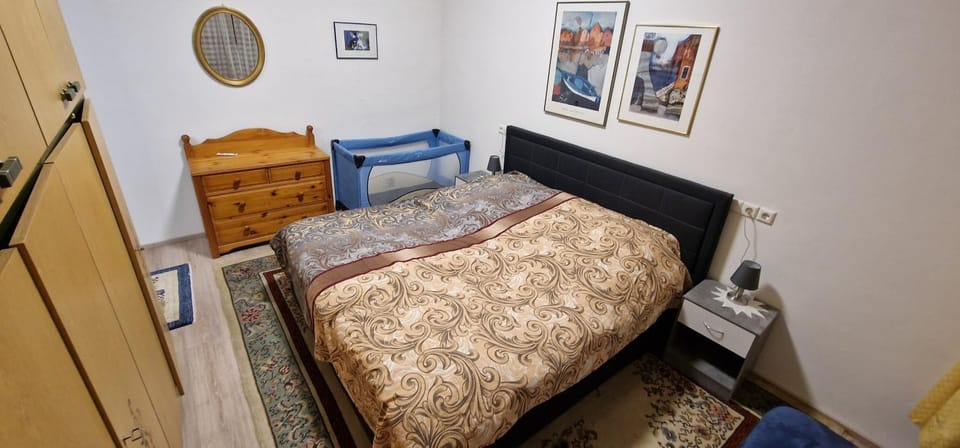 Living room, Bedroom