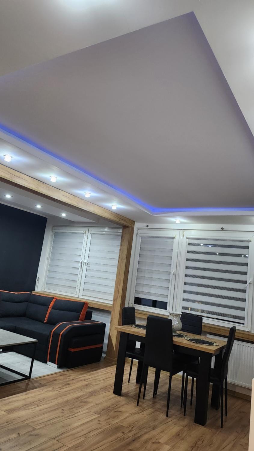 Ekskluzywny Apartament w Centrum z Klimatyzacją i Balkonem Apartment in Lower Silesian Voivodeship