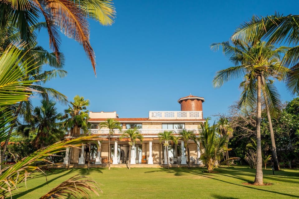 Property building, Day, Garden, Garden, Garden view