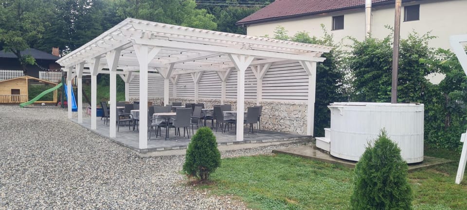 La Casa Bianca House in Romania