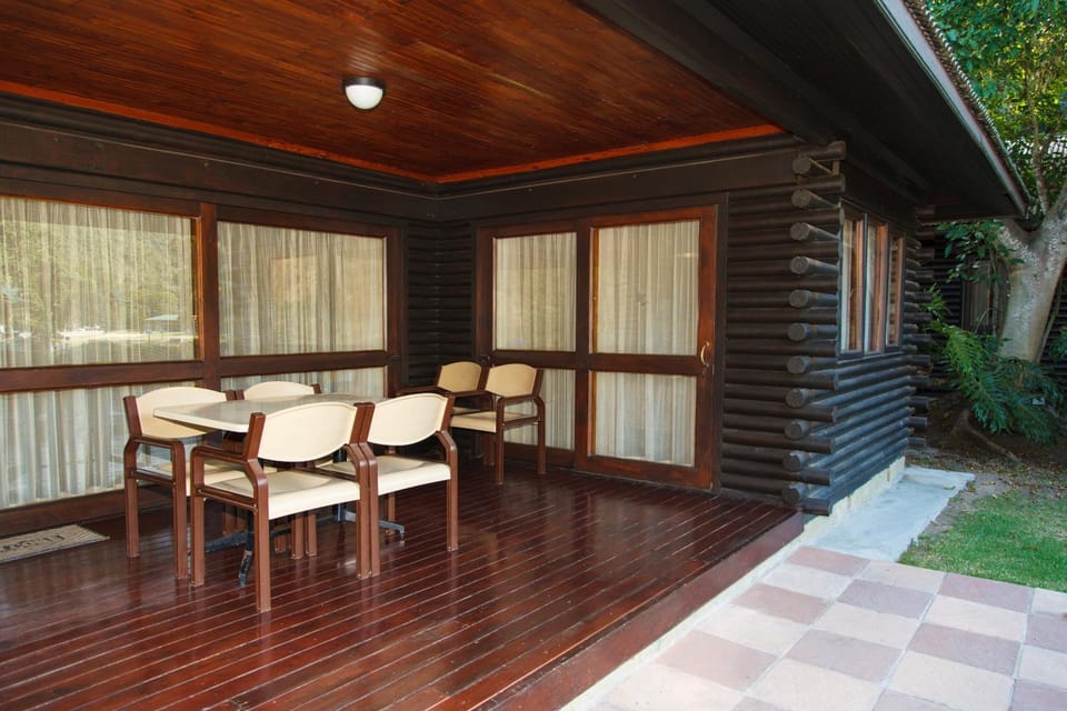 Patio, Dining area