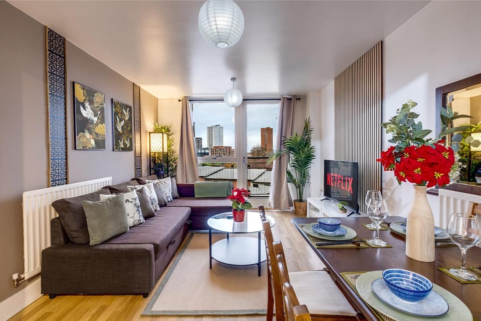 Living room, Seating area, Dining area