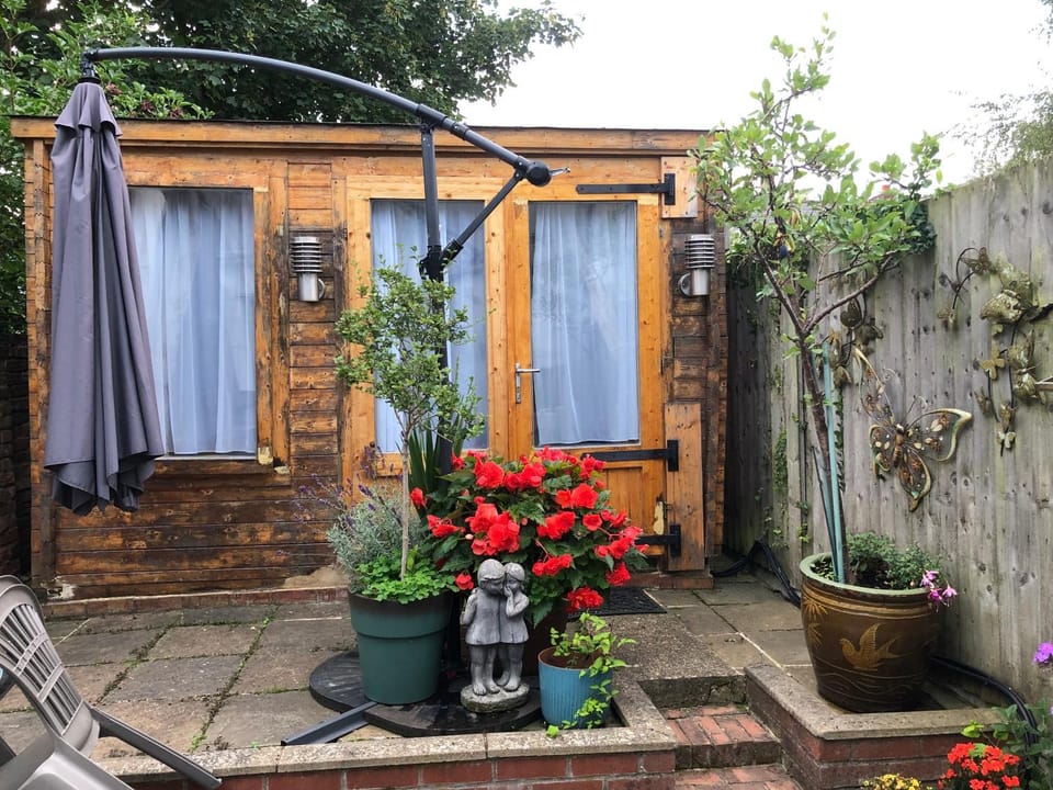 Centrally located in Canterbury Apartment in Canterbury