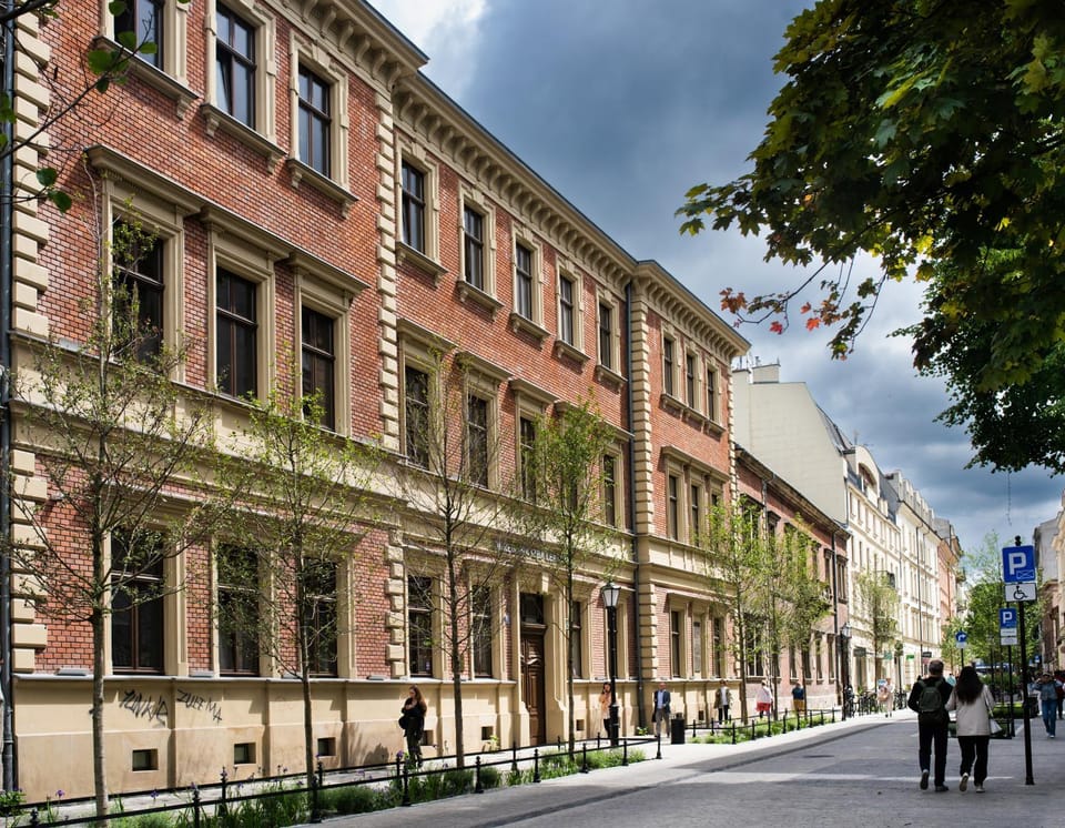 Property building, Neighbourhood, Street view, Location