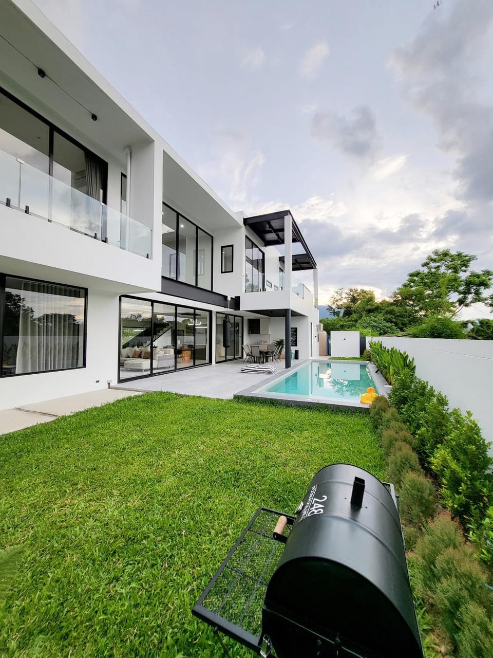 Property building, Garden view, Pool view