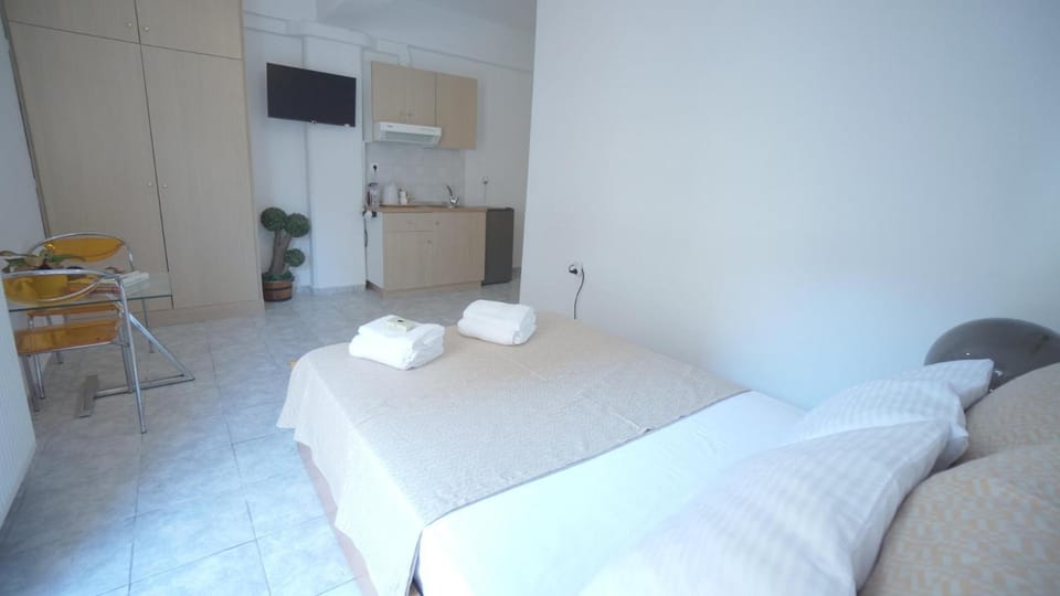 Bed, Kitchen or kitchenette, Photo of the whole room, Bedroom, minibar, towels