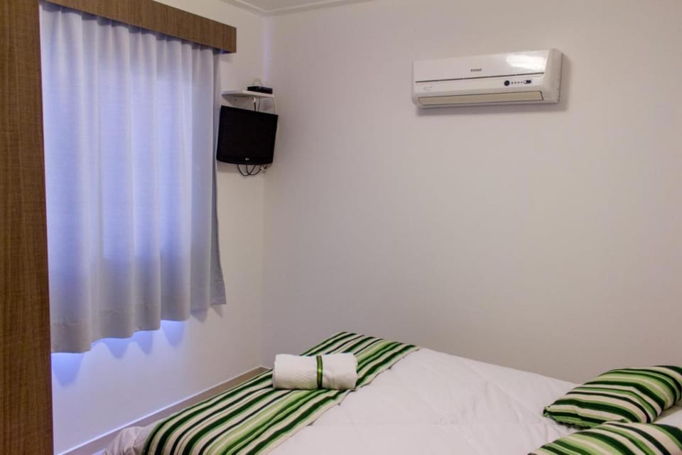 Bed, TV and multimedia, Photo of the whole room, Bedroom, air conditioner