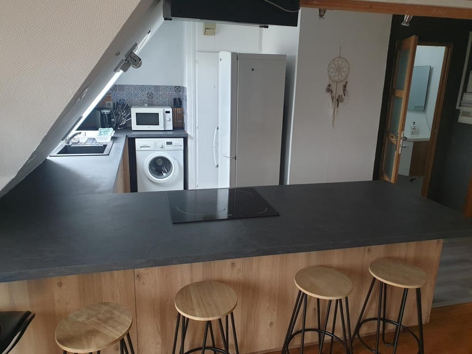 Dining area, dishwasher, washing machine