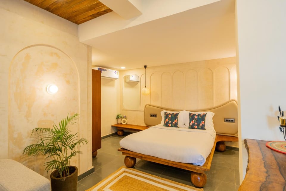 Living room, Photo of the whole room, Seating area, Bedroom