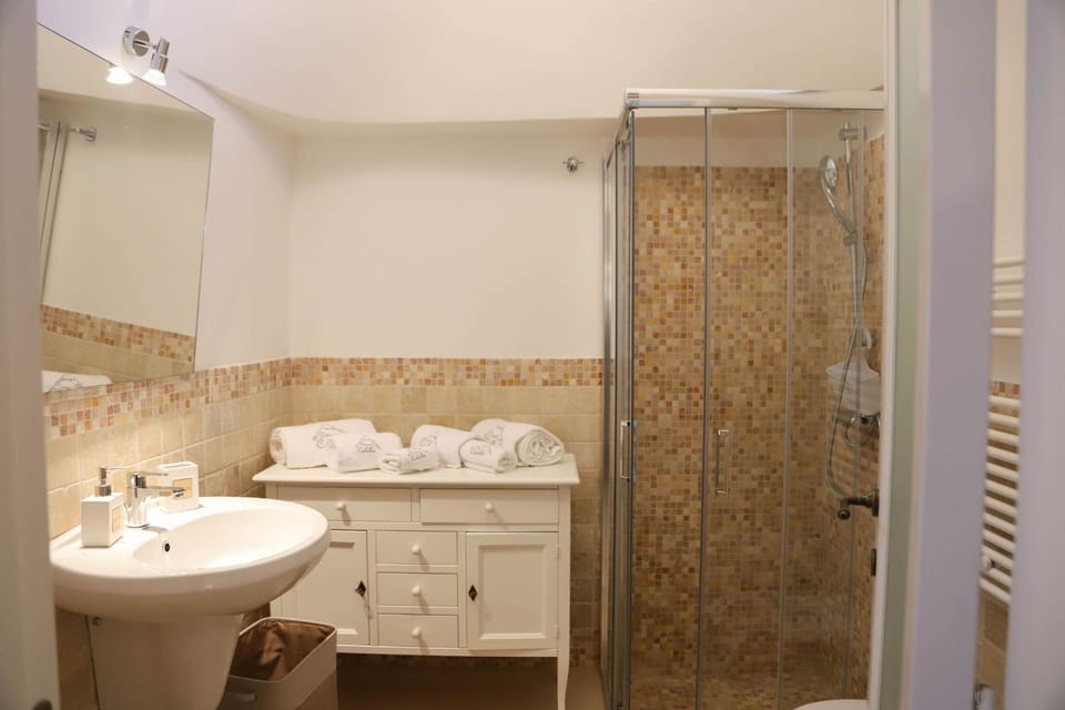Spring, Summer, Bathroom, Autumn