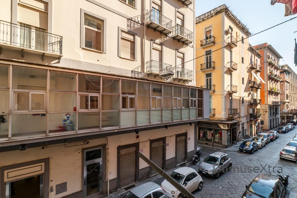 Day, Neighbourhood, Street view, Location