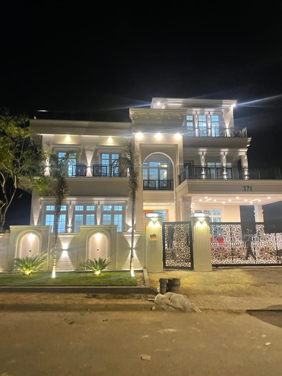 Property building, Night
