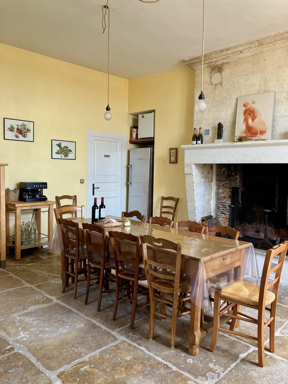 Property building, Kitchen or kitchenette, Dining area, oven, stove
