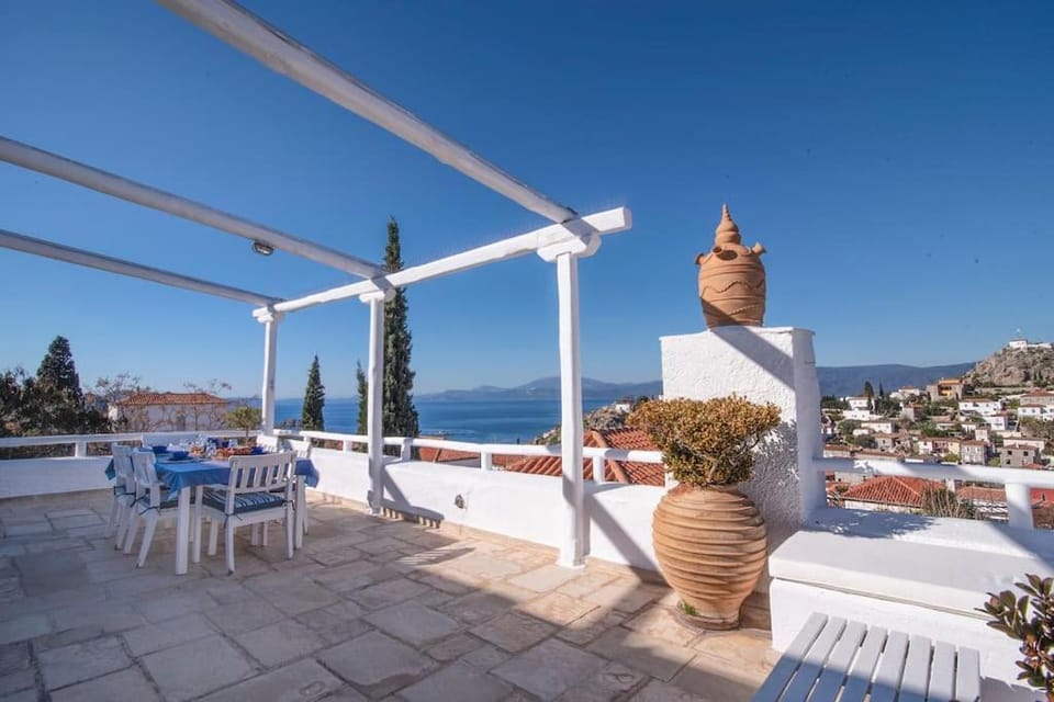 1620 Historical Stone Manor Villa in Islands