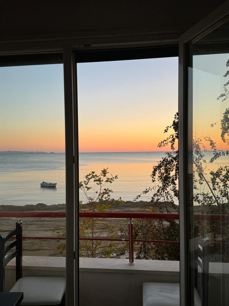Patio, Day, Natural landscape, View (from property/room), Balcony/Terrace, Beach, Sea view, Sunrise, Sunset