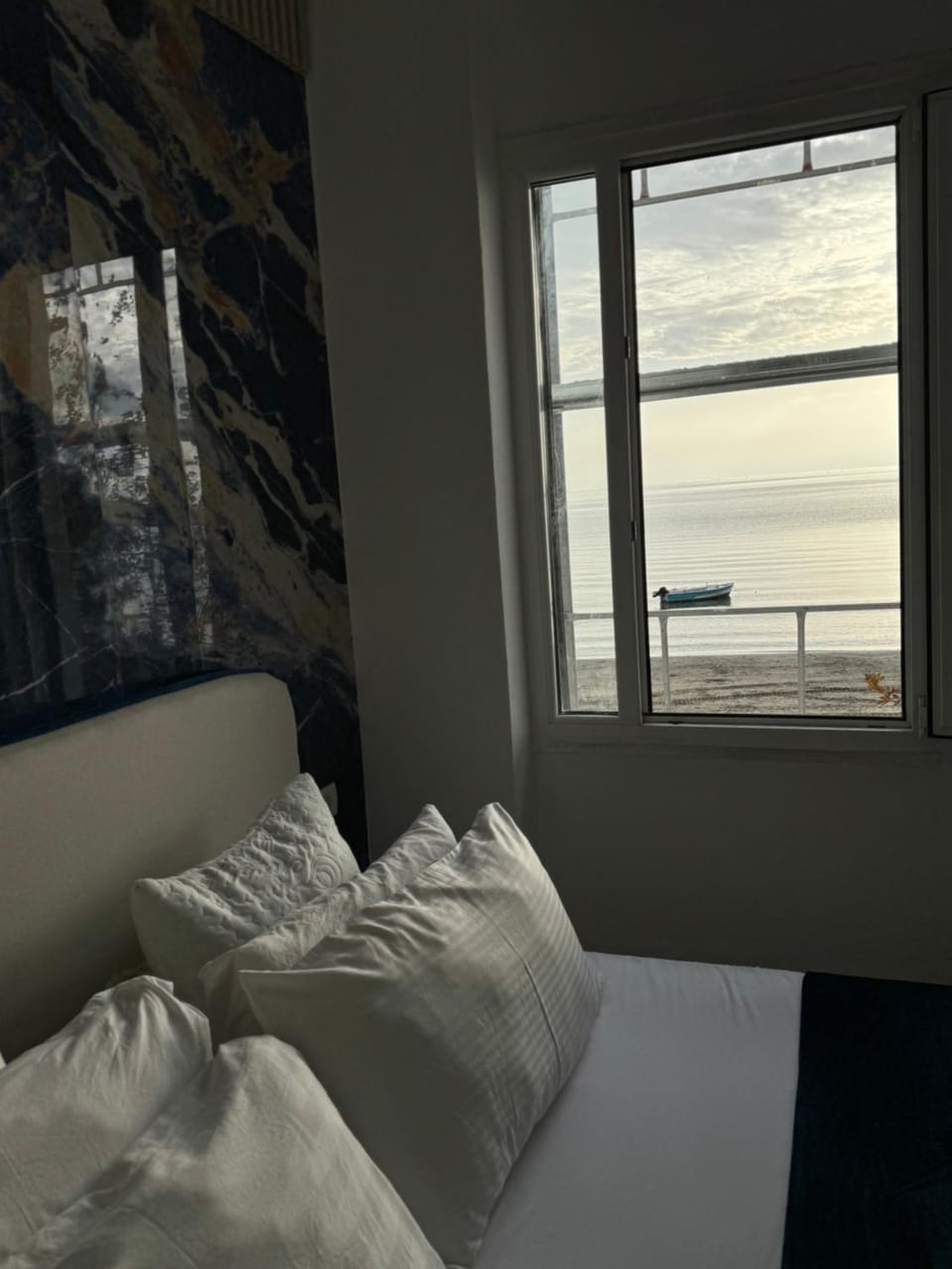 Bed, Natural landscape, Photo of the whole room, Bedroom, Sea view