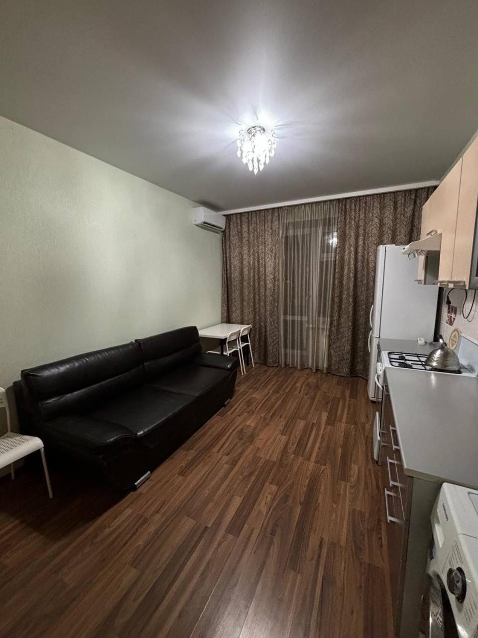 Kitchen or kitchenette, oven