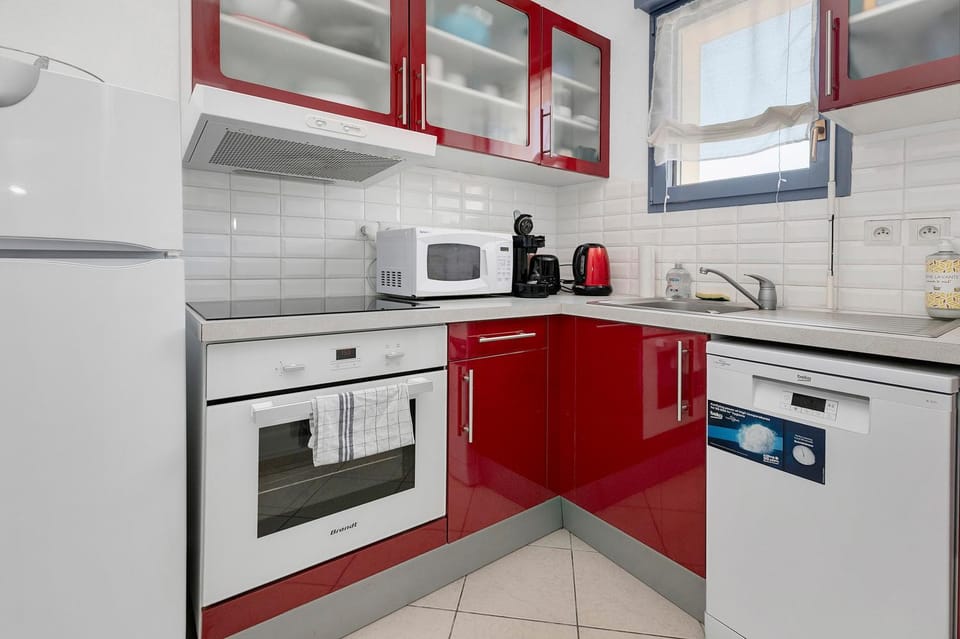 Kitchen or kitchenette, Living room