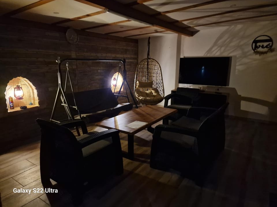 TV and multimedia, Seating area