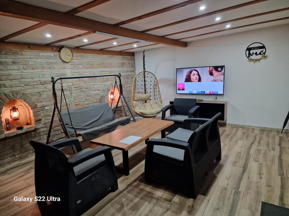 TV and multimedia, Seating area