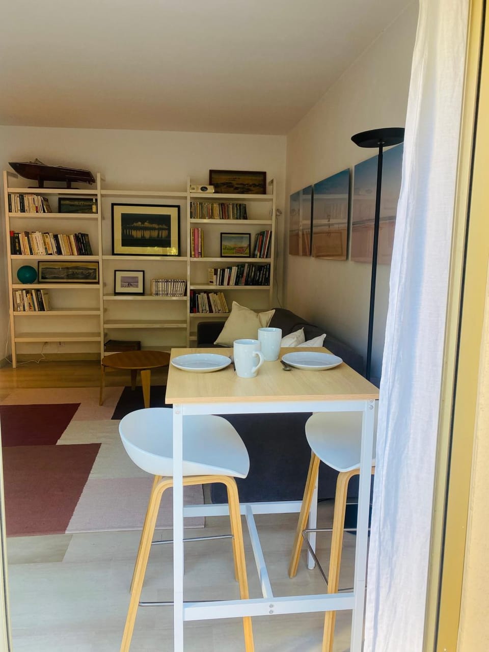 Library, Dining area